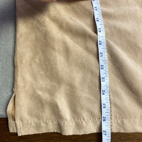 Croft & Barrow Tan Faux Suede Long Sleeve Button Down Collared Shirt - Picture 15 of 16